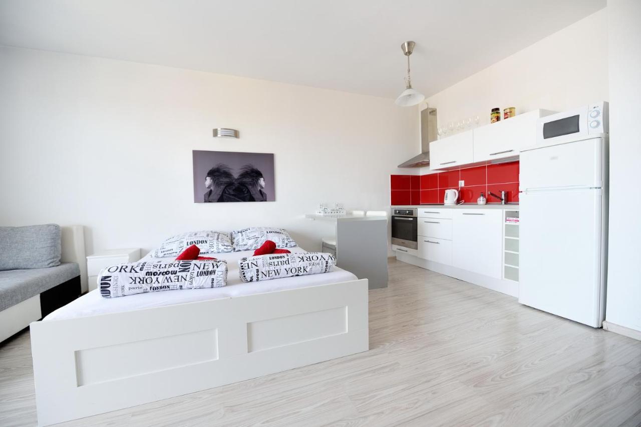 Apartman Centroom 皮耶什佳尼 外观 照片