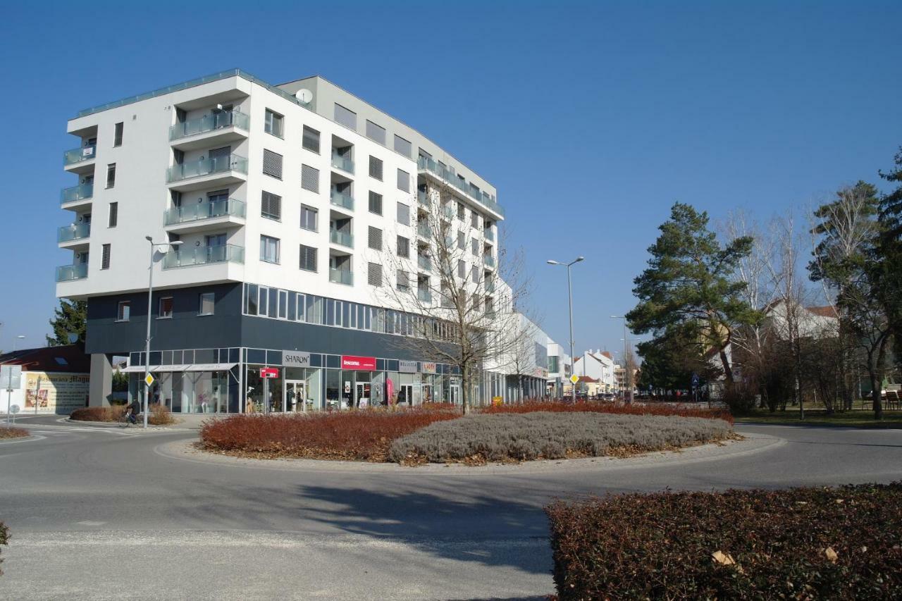 Apartman Centroom 皮耶什佳尼 外观 照片