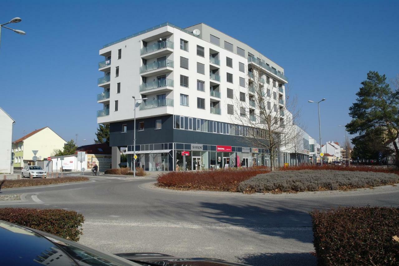 Apartman Centroom 皮耶什佳尼 外观 照片
